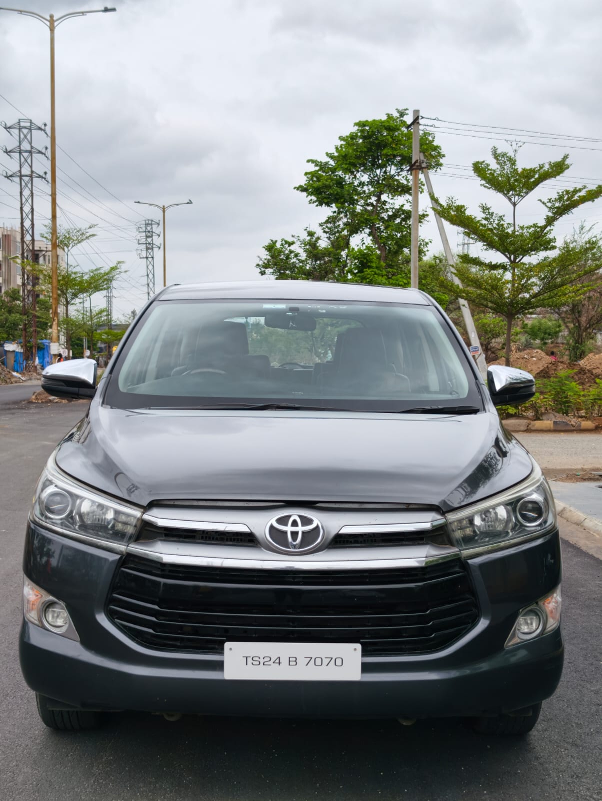 Innova Crysta 2.4 Z 7 STR